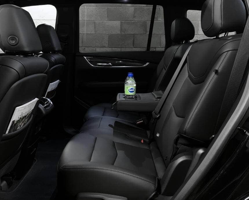 Chevrolet Suburban — image 4